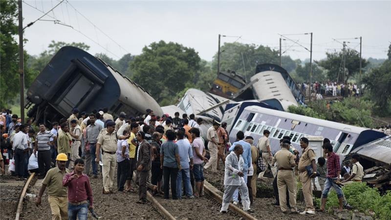 2dead100injuredastwotrainscollideinharyana